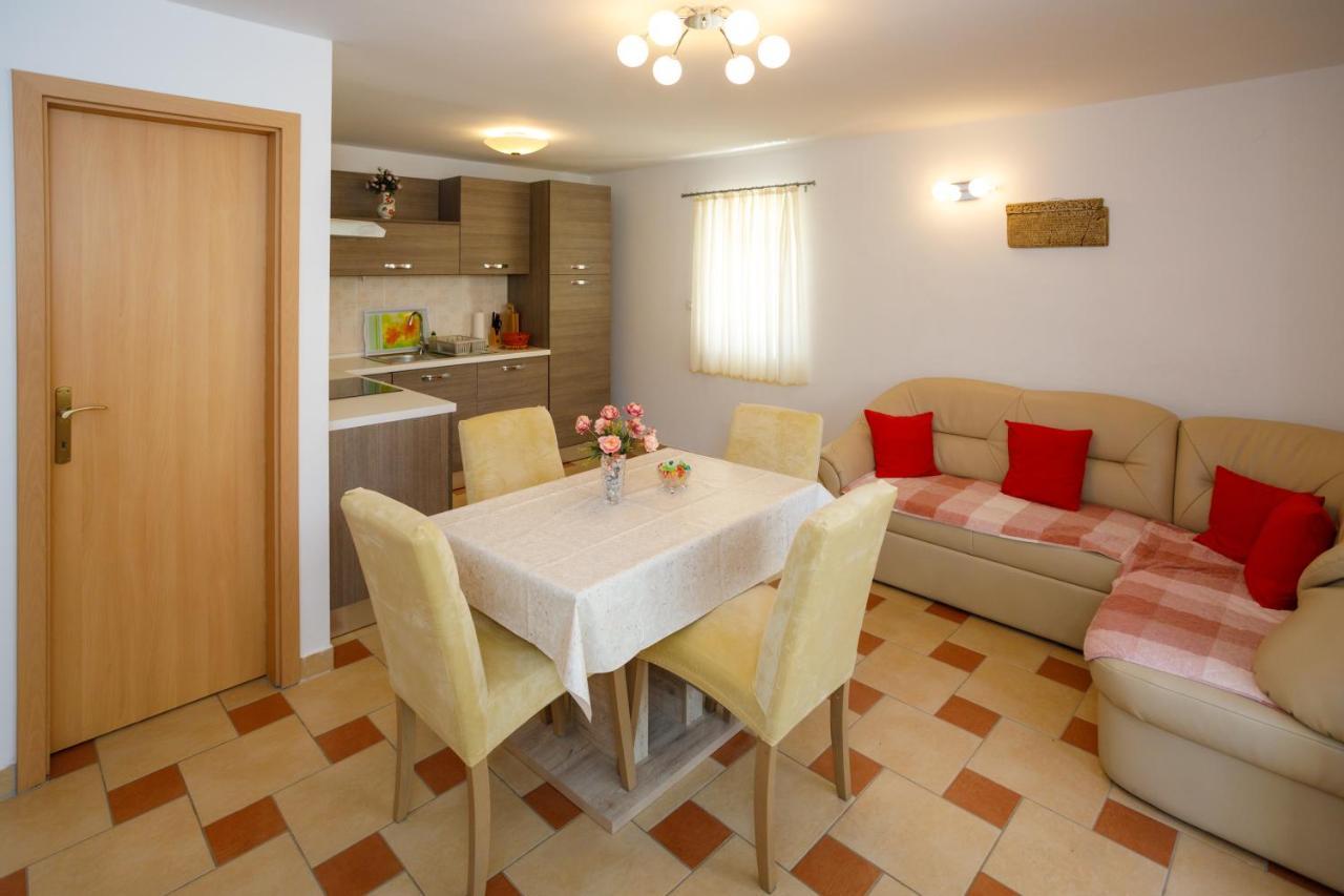 Apartmani Bakran Krk Town Exterior foto