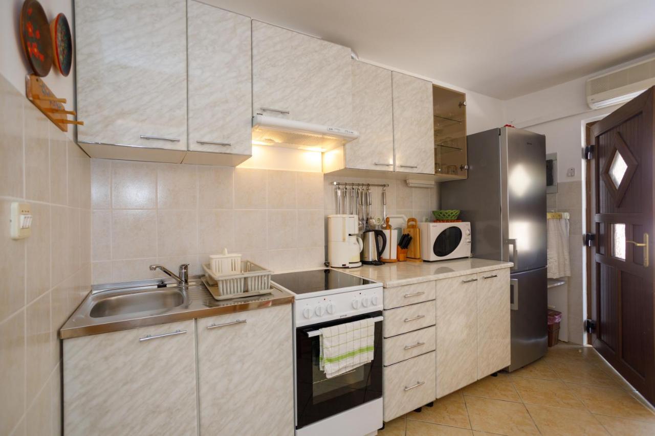 Apartmani Bakran Krk Town Exterior foto