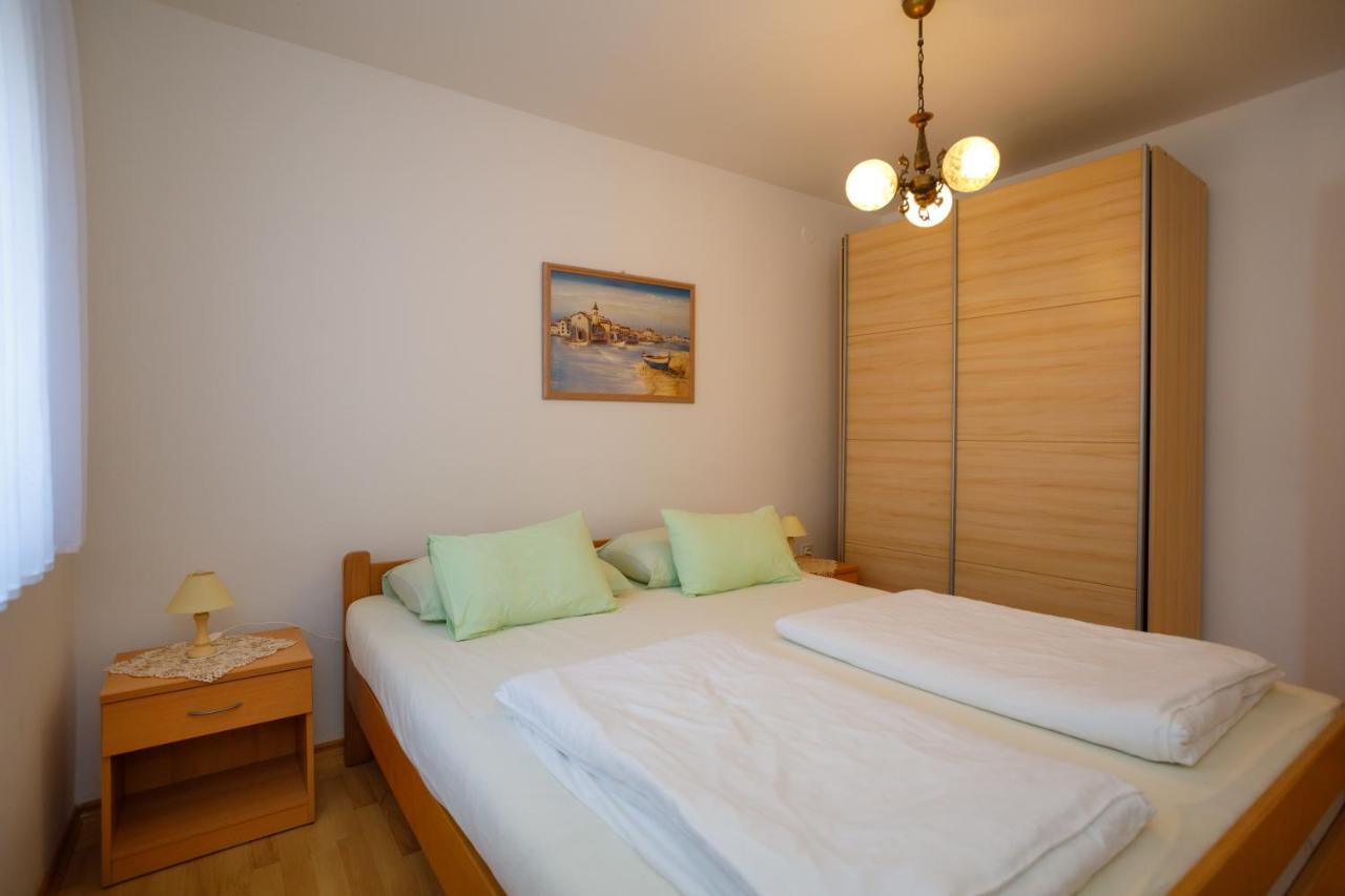 Apartmani Bakran Krk Town Exterior foto