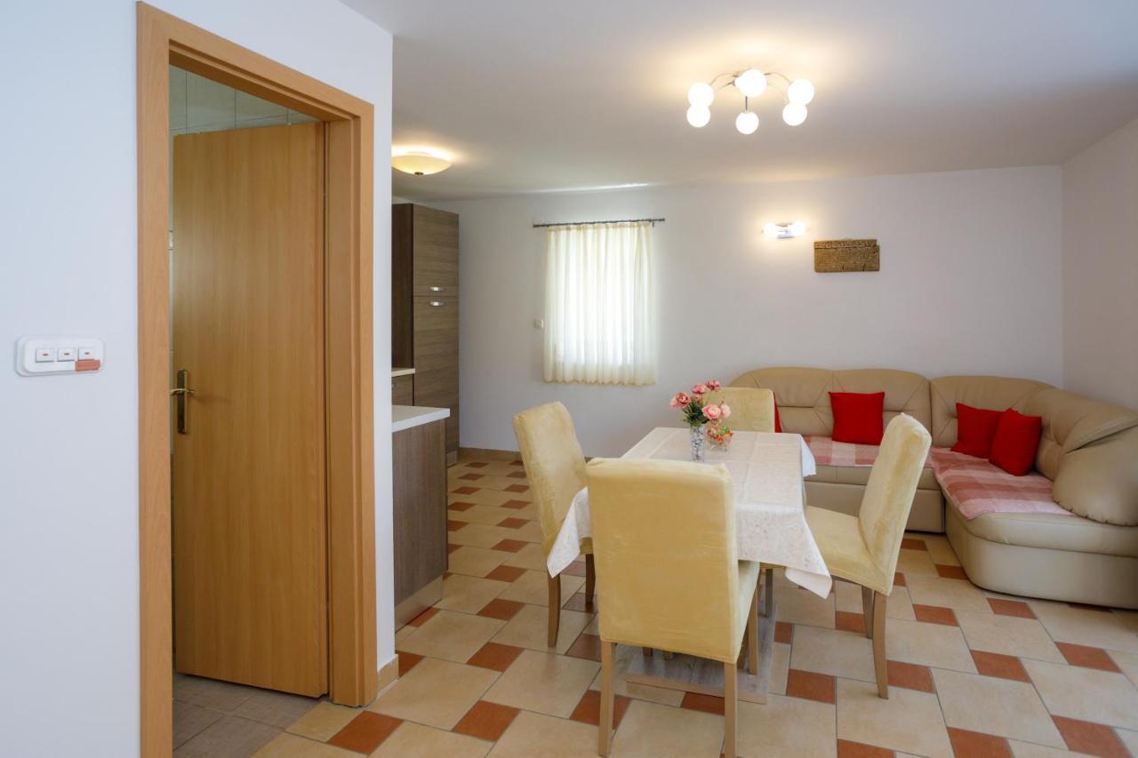 Apartmani Bakran Krk Town Exterior foto