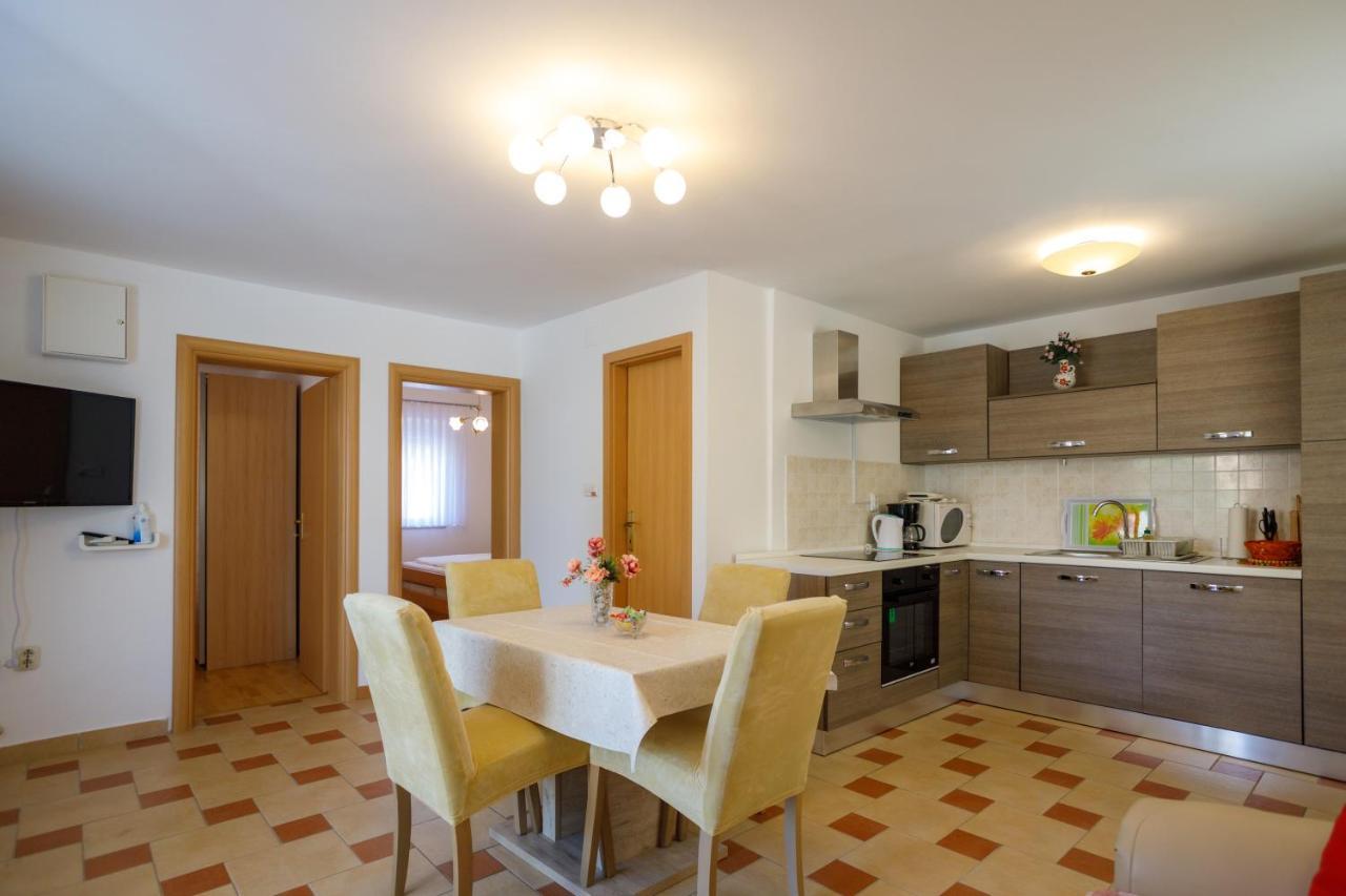 Apartmani Bakran Krk Town Exterior foto