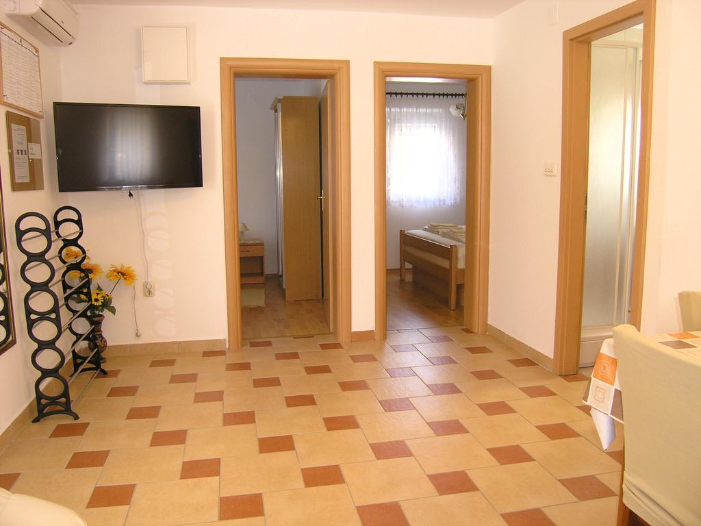 Apartmani Bakran Krk Town Exterior foto