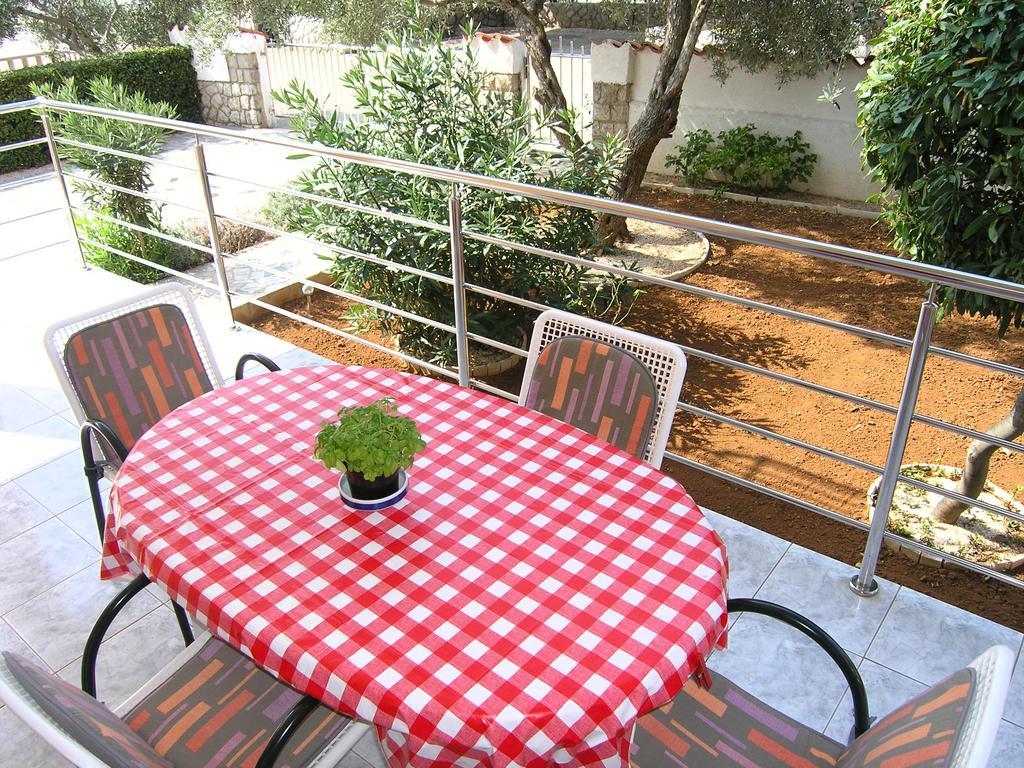Apartmani Bakran Krk Town Exterior foto